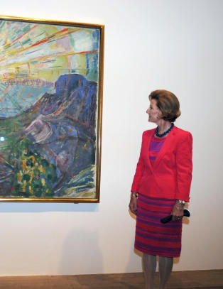 Dronning Sonja med Munch-spark til Norge