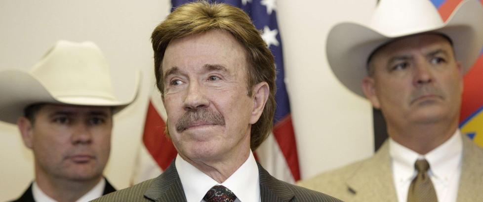 Chuck Norris gir Obama skylda for homospeidere