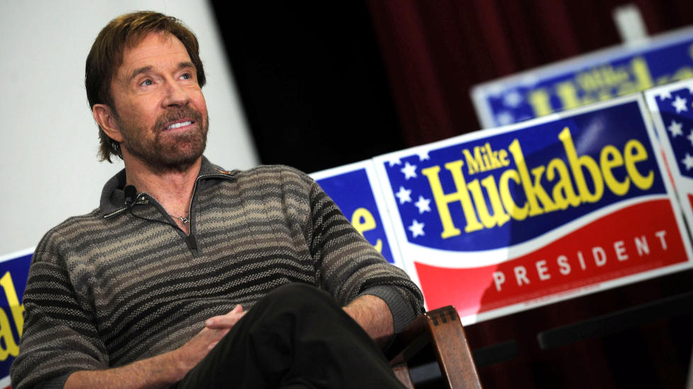 STERKE MENINGER: Chuck Norris er b�de skuespiller og politisk aktivist, og kjemper n� for at homofile fortsatt skal nektes medlemskap i speiderorganisasjonen Boys Scouts of America. Foto: Stella Pictures