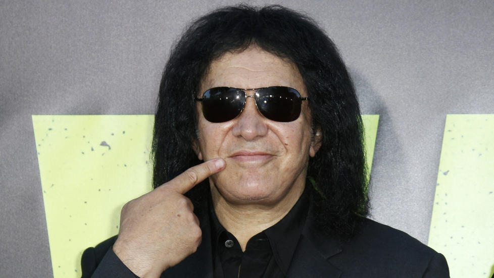 SJARM�R: Gene Simmons har rykte p� seg for � v�re litt av en skj�rtejeger, og har ogs� hatt norske fl�rter.  Foto: Danny Moloshok / Reuters / NTB Scanpix