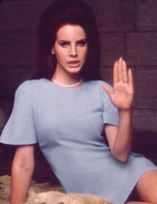 Se Lana Del Rey som Marilyn Monroe og «Jackie O.»