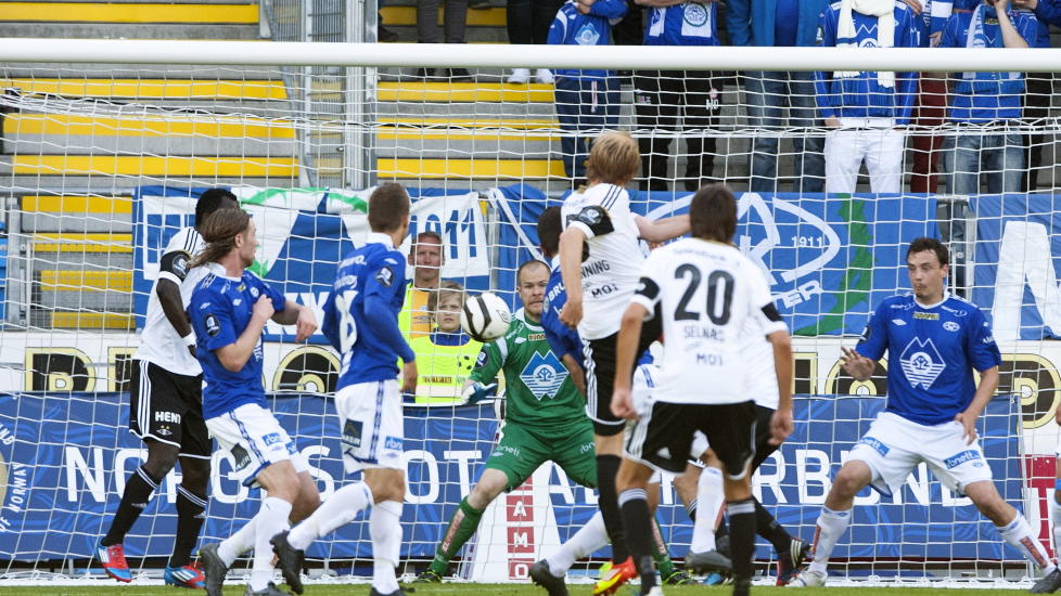 DRAMATIKK: Cupkampen mellom Molde og Rosenborg ble en h�ydramatisk aff�re, men p� TV gikk den ikke.
Foto: Svein Ove Ekornesv�g / NTB scanpix