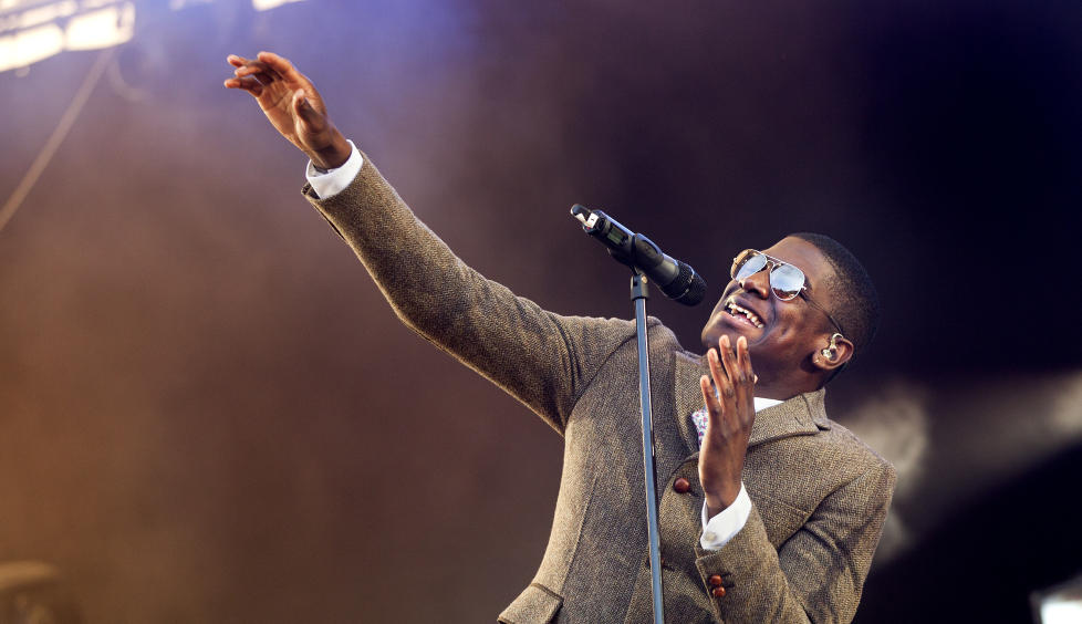 FLINK FYR: Britiske Labrinth viste at han er en briljant sanger, musiker og entertainer p� Hovefestivalen. Foto: Anders Gr�nneberg/ Dagbladet
