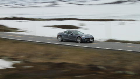 UMIDDELBAR FREMTID: Hybrider blir her i alle fall til vi kommer p� noe lurere. Er Fisker Karma noe � m�le etter er det ingen hast. Foto: LINE SUNDT N�SSE