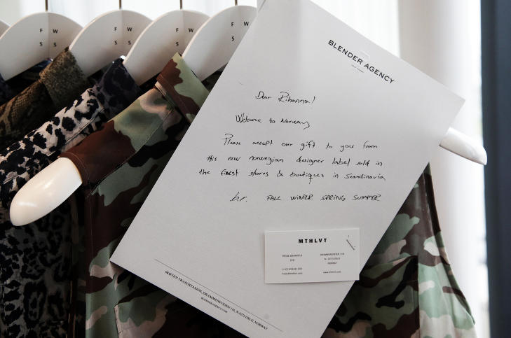 TOK MED SEG: Det nystartede designmerket FWSS �nsker Rihanna velkommen til Norge med fem bluser og et skjerf. Foto: Steinar Buholm / Dagbladet