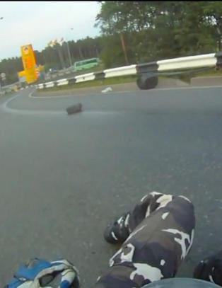 Slik ser det ut n�r motorsykkelen forsvinner under deg