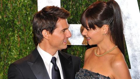 SUPERPAR: Tom Cruise og Katie Holmes skilles etter nesten seks �r som mann og kone. Her er de to under Vanity Fairs Oscar-fest i �r. Foto: Stella Pictures
