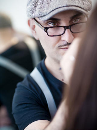 �YENBRYNSEKSPERT: Fred Hamelten spesialdesignet en pinsett til Rihanna til en verdi av 65 000 kroner. Foto: Fred Hamelten