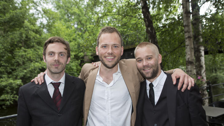 LOVPRISER BRUDEN: Lysbakkens forlovere Cato Fossum (t.v) og Audun Herning (t.h.) forteller Dagbladet at Siv har �gjort Audun til en mer harmonisk mann� Foto: Sondre Steen Holvik / Dagbladet