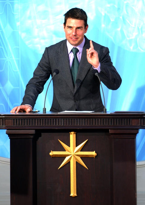 PROFILERT SCIENTOLOG: Tom Cruise er et av scientologi-kirkas mest profilerte medlemmer. Her taler han p� vegne av kirka i Madrid i 2004. Foto: Scanpix