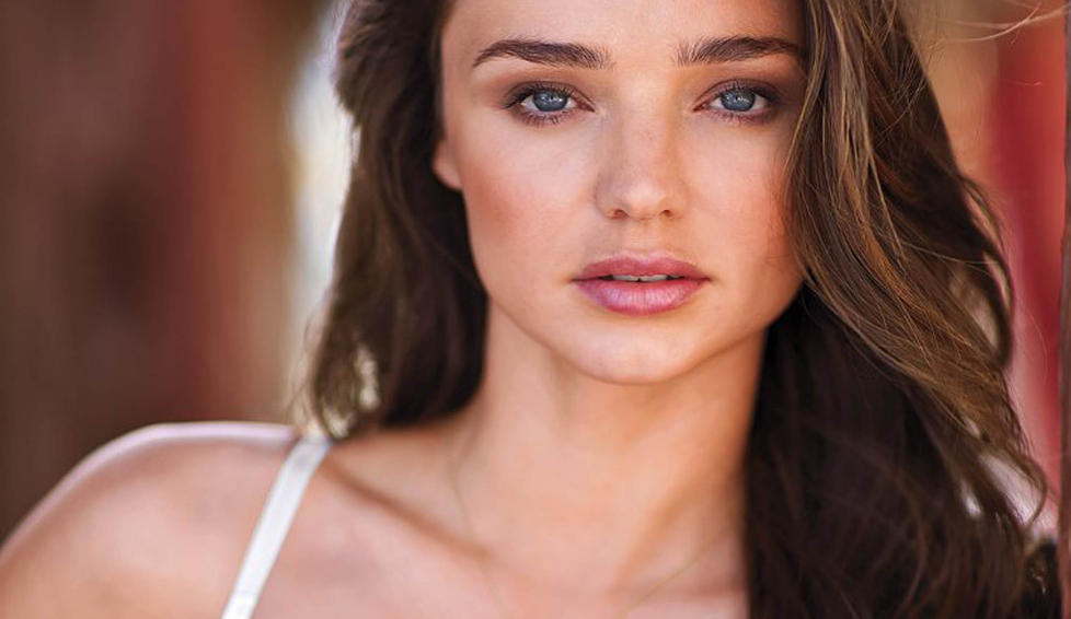 ETTERTRAKTET ENGEL: Etter at Miranda Kerr (29) begynte � vise Victoria's Secret-undert�y i 2007, har hun med tiden posisjonert seg som �n av verdens mest ettertraktede modeller. Foto: Stella Pictures