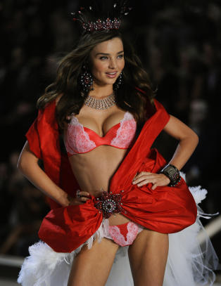 Nekter ikke for at Miranda Kerr er ferdig som undert�ysengel