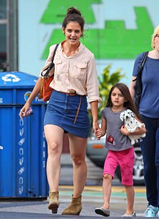 FULL FORELDRERETT: Katie Holmes �nsker full foreldrerett over datteren Suri Cruise (6). Foto: Stella pictures