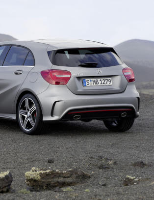 Nye Mercedes A-klasse er pen, popul�r og n� ogs� priset