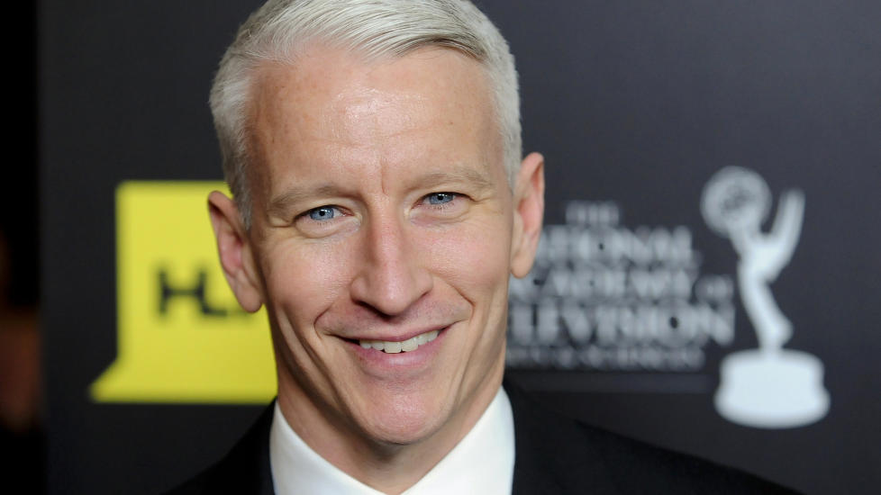 �PEN I BREV: Stjernereporteren Anderson Cooper har valgt � g� ut med sin seksuelle legning i et brev. Foto: Gus Ruelas / Reuters / NTB Scanpix