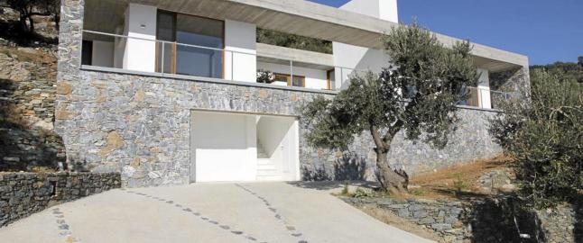 Bygde seg hytte p� gresk �y