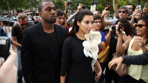 TURTELDUER: Kanye West er sammen med Kim Kardashian som lagde enn langt mer pornografisk film med sin ekskj�reste i 2007. Foto: Stella pictures