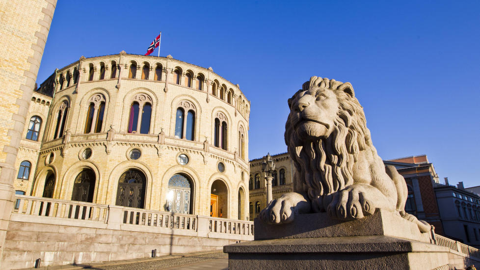 DEBATT BEH�VES: �Det grunn til � h�pe p� at denne rapporten kan v�re med p� � initiere en samfunns- og politisk debatt i Norge vedr�rende kampen mot den alvorlige bestikkelseskorrupsjonen,� skriver kronikkforfatteren. Foto: Vegard Gr�tt / NTB scanpix