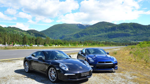 UTFORDRERNE: P� flystripa er det r�tt parti, men hvilken vil du ha i garasjen? Foto: ANDREAS HANDELAND