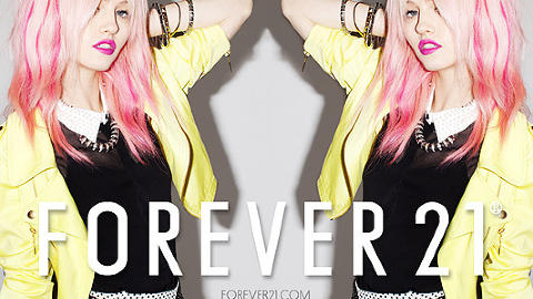  TRENDSETTER:  It-modellen Charlotte Free var tidlig ute med rosanyanser i h�ret. Her er hun fotografert i en kampanje for kleskjeden Forever 21.