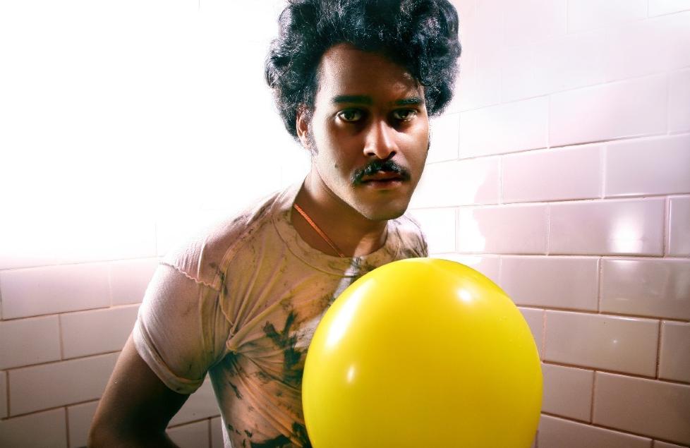 DOMMEDAGSDR�MMENDE: Twin Shadows andre album er preget av en m�rk og skittenvakker stemning.
Foto: Playground.