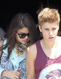 Justin Bieber avkrefter at kj�resteforholdet skranter
