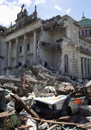 JORDSKJELVET I CHRISTCHURCH: 185 personer omkom i jordskjelvet i Christchurch på New Zealand februar i 2011. Her fra ruinene av en katedral i byen. Foto SIMON BAKER / REUTERS / NTB SCANPIX JORDSKJELVET I CHRISTCHURCH: 185 personer omkom i jordskjelvet i Christchurch på New Zealand februar i 2011. Her fra ruinene av en katedral i byen. Foto SIMON BAKER / REUTERS / NTB SCANPIX