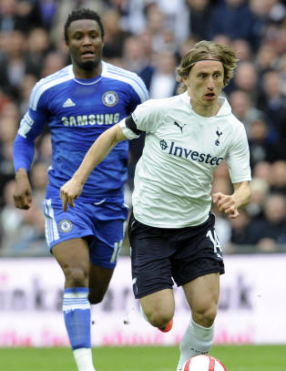 Chelsea kaster seg inn i kampen om Modric
