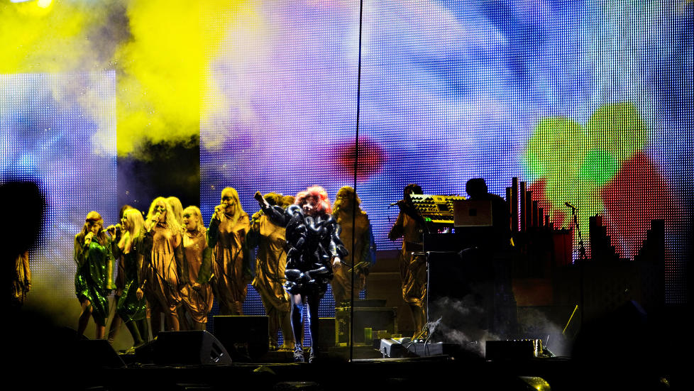 BJ�RKBONANZA: I august kommer Bj�rk til �yafestivalen. Konserten p� Roskildefestivalen var mildt sagt variert. Foto: Kristian Ridder-Nielsen / Dagbladet