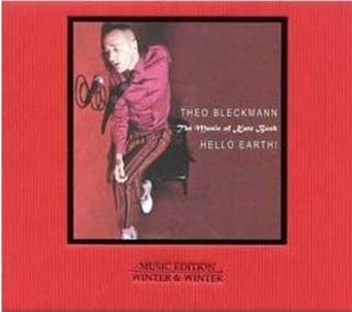  THEO BLECKMANN: Kate Bush i beste hender og strupe.