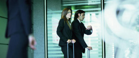 Kvinner synes det er lettere � v�re borte fra familien enn menn