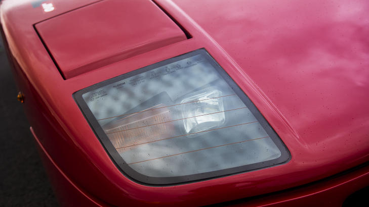 VIPPELYKTER: Lyktene er en p�minnelse om hvilken �ra denne bilen tilh�rer.