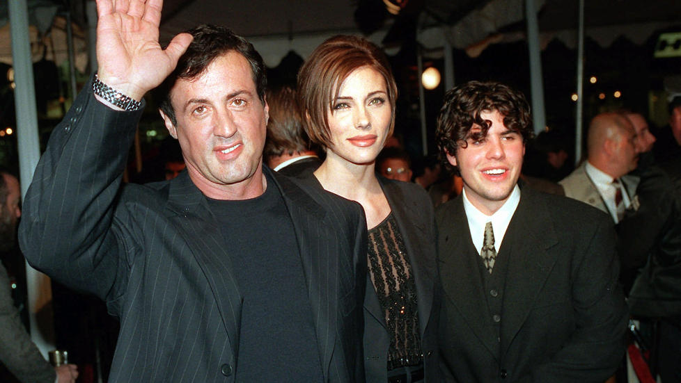 FUNNET D�D: Sage Stallone (t.h.), s�nnen til filmstjernen Sylvester Stallone, ble fredag funnet d�d i sitt eget hjem. Han ble 36 �r gammel. Foto: AP Photo/Kevork Djansezian/Scanpix