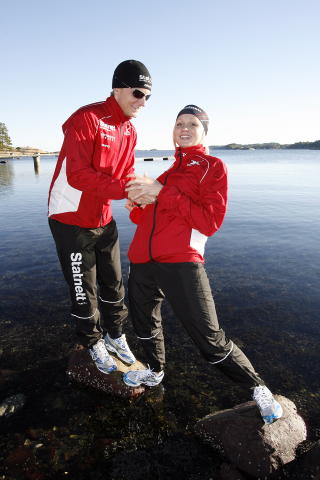 PRØVDE Å HENGE PÅ GUTTA: Hege Bøkko forsøkte å henge på bror Håvard og gutta på trening. Det fikk hun svi for. Foto: Tormod Brenna / Dagbladet PRØVDE Å HENGE PÅ GUTTA: Hege Bøkko forsøkte å henge på bror Håvard og gutta på trening. Det fikk hun svi for. Foto: Tormod Brenna / Dagbladet