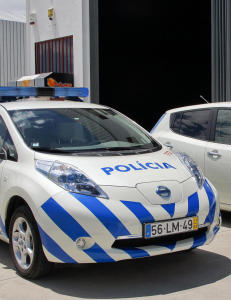 Med disse hører ikke kjeltringene at politiet kommer
