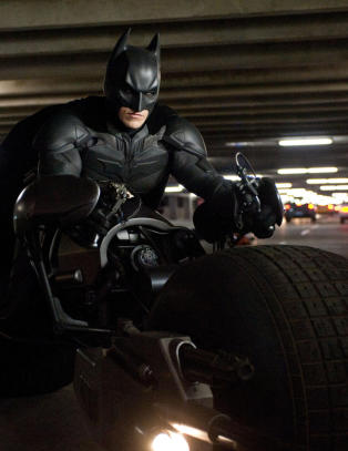 Batman-fansen truer med pryl og ildsp�settelse