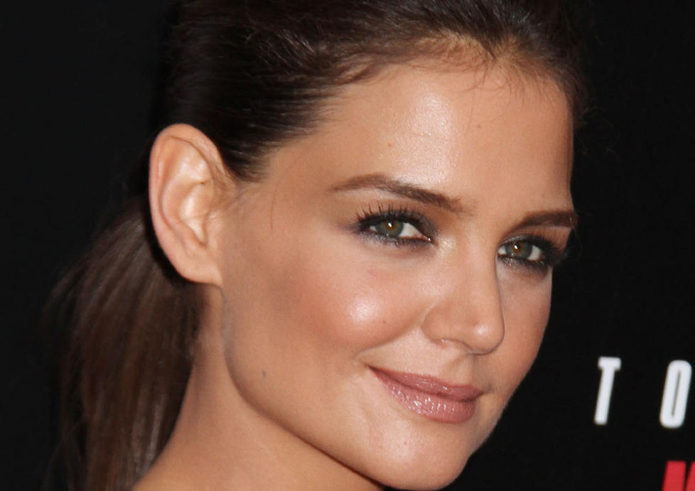 KLAR FOR BROADWAY: Katie Holmes skal v�re med i teaterstykket �Dead Accounts� til h�sten. Foto: Stella pictures