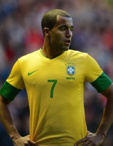 Lucas Moura (19) klar for PSG