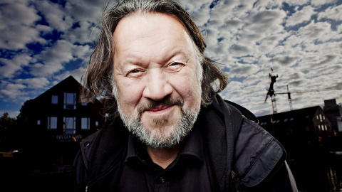 SKORG:  Musiker Bj�rn Eidsv�g er ogs� nevnt i boka, og Knut N�rum mener det er en del av den offentlige sannheten at Eidsv�g er glad i � synge duetter med vakre damer.  
Foto: Krister S�rb� / Dagbladet