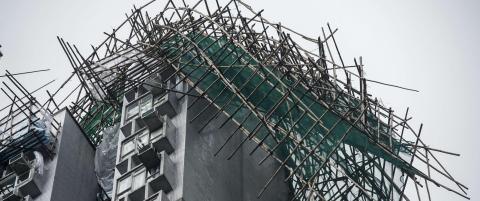Hongkong rammet av kraftig tyfon