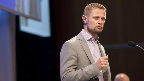 IKKE EN INNSTRAMMING: Høyre-nestleder Bent Høie mener det er feil å kalle endringsforslaget en innstramming. Foto: Terje Bendiksby / NTB scanpix IKKE EN INNSTRAMMING: Høyre-nestleder Bent Høie mener det er feil å kalle endringsforslaget en innstramming. Foto: Terje Bendiksby / NTB scanpix