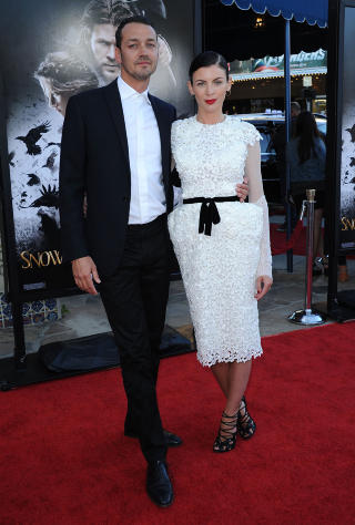  KONA:  Rupert Sanders er gift med Liberty Ross, som spiller moren til Kristen Stewart i �Snow White and the Huntsman�, som Sanders regisserte. Foto: Stella Pictures
