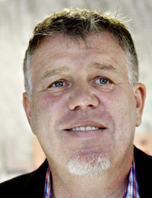 Beskylder NFF for å presse klubbene til å benke spillerne