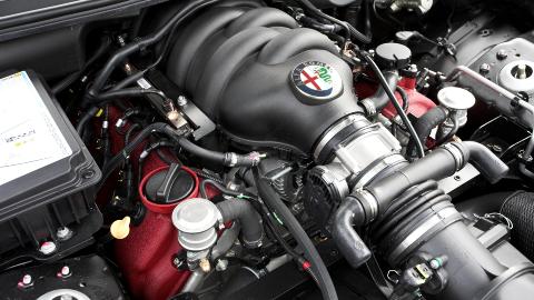 FERRARI: Motoren fant veien fra Maserati til under panseret p� Alfaen. Foto: ANDERS BULL