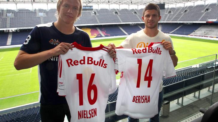 KLARE FOR SALZBURG: Håvard Nielsen og Valon Berisha er klare for Red Bull Salzburg. Foto: Red Bull Salzburg. KLARE FOR SALZBURG: Håvard Nielsen og Valon Berisha er klare for Red Bull Salzburg. Foto: Red Bull Salzburg.