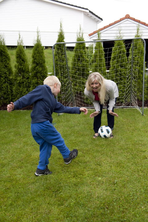 Eli Kari Gjengedal portrettintervju til Torsdag. Med s�nnen Nikolai (6). 

Foto: Tor Erik H. Mathiesen