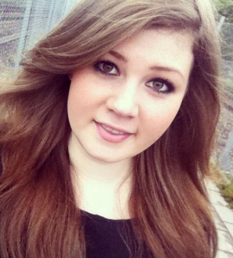 REAGERTE: Linda-Marie sier hun postet bildet som svar på alle de flate magene på Facebook. Foto: PRIVAT REAGERTE: Linda-Marie sier hun postet bildet som svar på alle de flate magene på Facebook. Foto: PRIVAT
