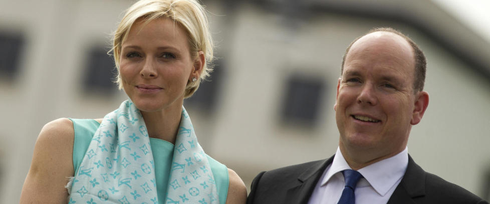 Fyrstinne Charlene holdt seg for ørene under tv-intervju