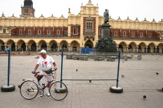 PÅ ANDRE PLASS: I Krakow er hotellene så billige at du kan spandere på deg flere dager. Foto: Simen Gonholt/Dagbladet PÅ ANDRE PLASS: I Krakow er hotellene så billige at du kan spandere på deg flere dager. Foto: Simen Gonholt/Dagbladet