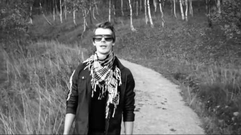 HOMOPARODI: Slik imiterer B�bben og Yogi rapstjerna Lars Vaular i en musikkvideo. Foto: B�bben og Yogi